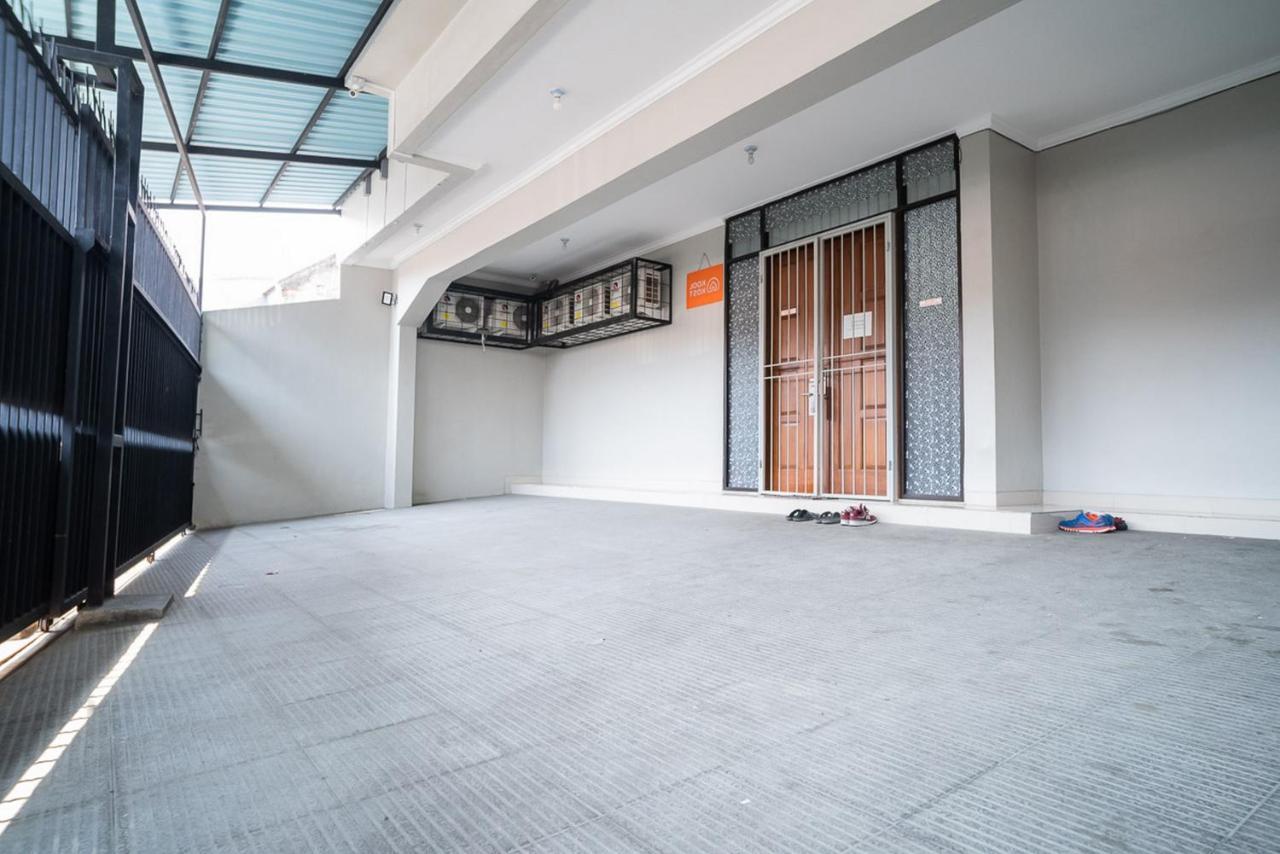 Koolkost Near Pasar Baru Hotel Джакарта Екстериор снимка