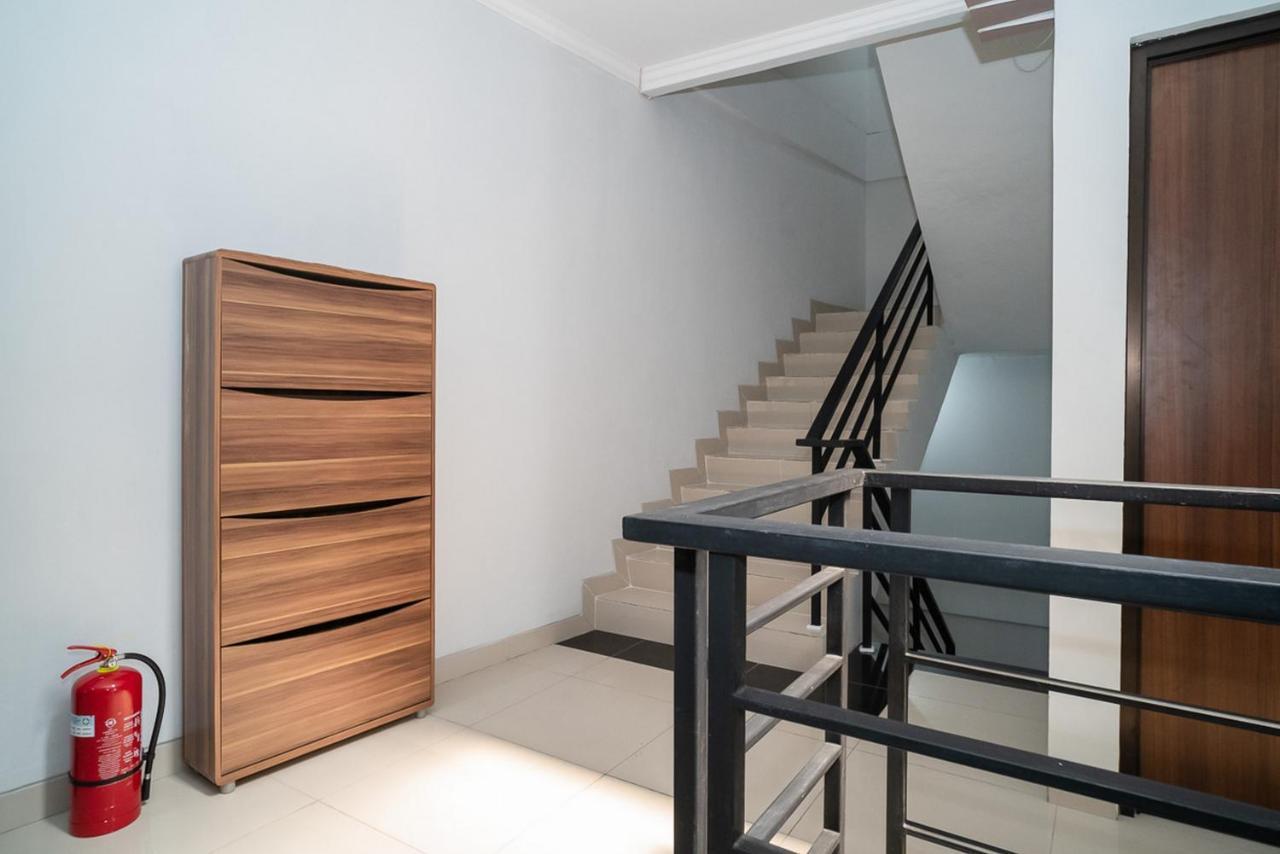 Koolkost Near Pasar Baru Hotel Джакарта Екстериор снимка
